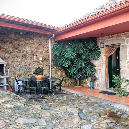 Country house Os Carballos *